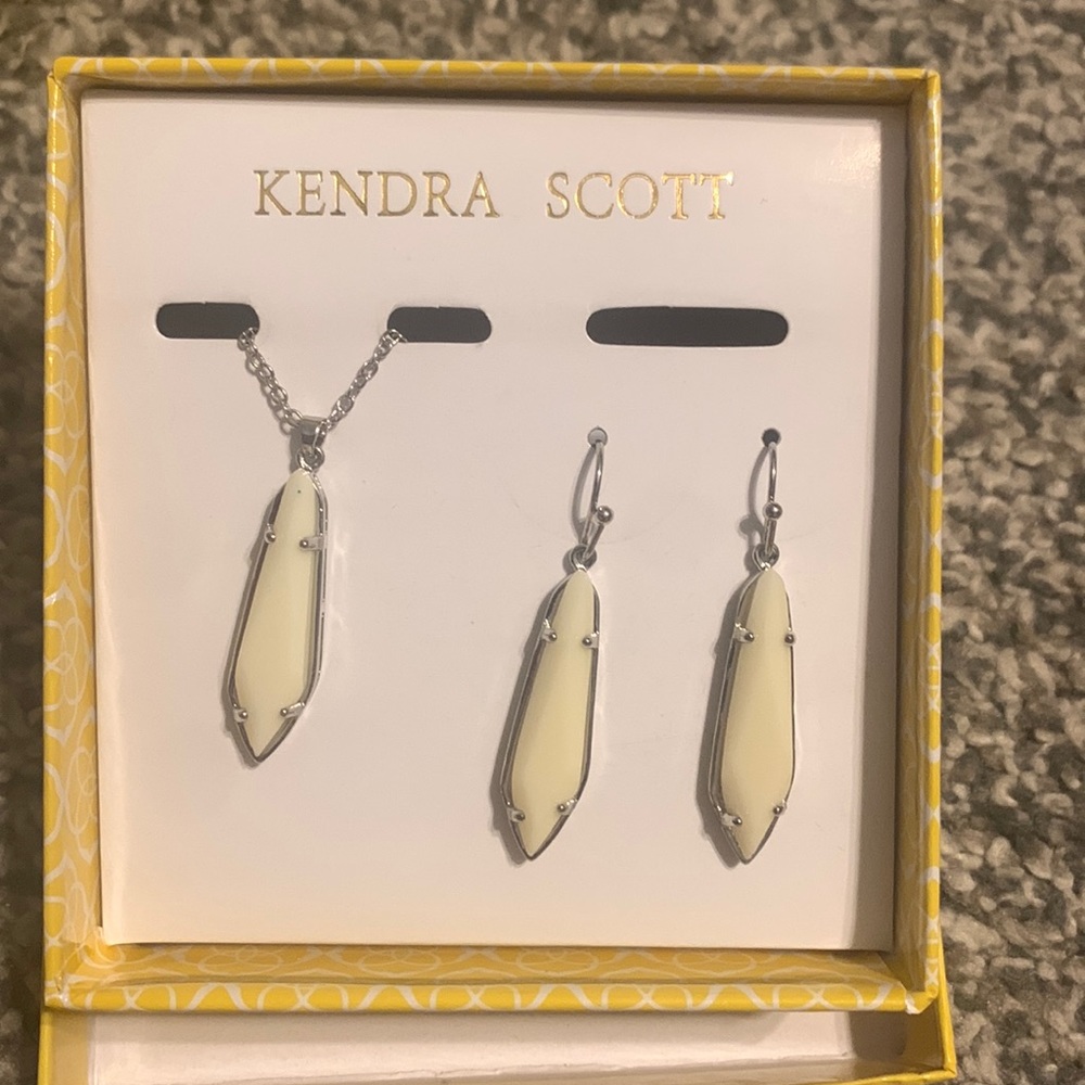 Kendra scott set